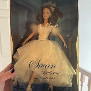 Swan Barbie ballerina